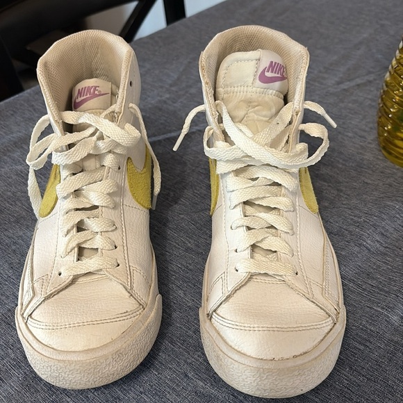 nike blazer mid white light zitron’s youth size 7 - Picture 2 of 5